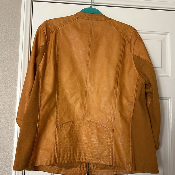 Sebby faux leather jacket. 1X. Gently worn, excellent condition . Amber color - Picture 5 of 5